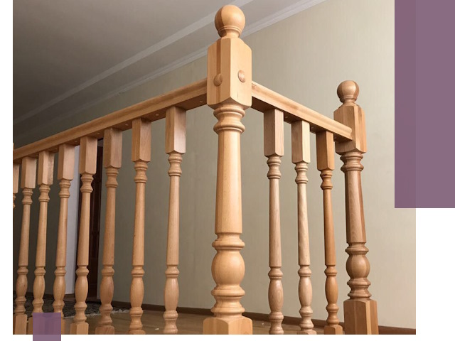 Деревянные перила на заказ в Комсомольске-на-Амуре: монтаж и изготовление