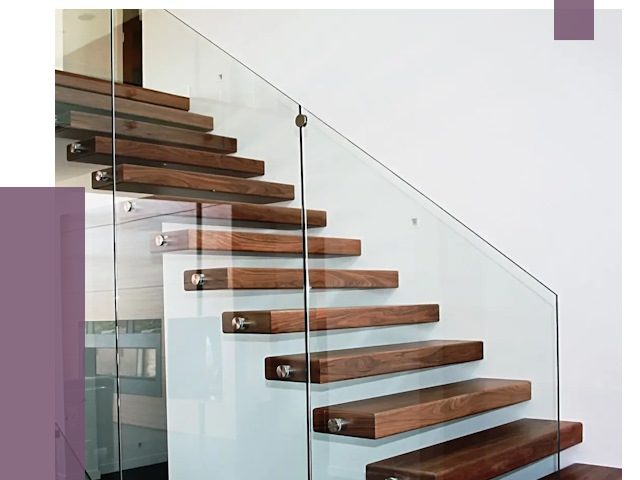 Стеклянные перила для лестницы в Комсомольске-на-Амуре от 14796 руб.