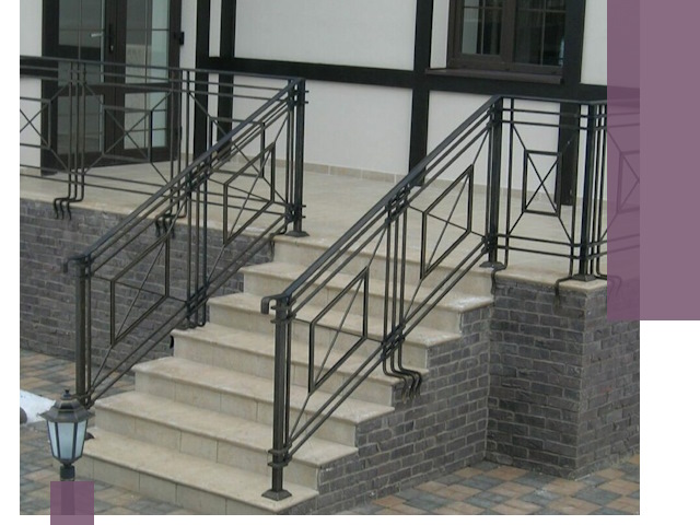 Перила для крыльца в Комсомольске-на-Амуре — монтаж, изготовление и установка