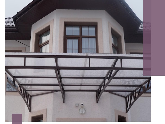 Козырьки из поликарбоната под ключ в Комсомольске-на-Амуре