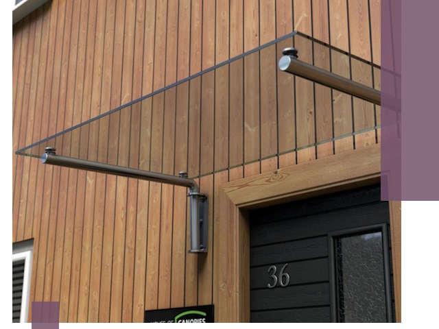 Стеклянные козырьки на входы и фасады в Комсомольске-на-Амуре