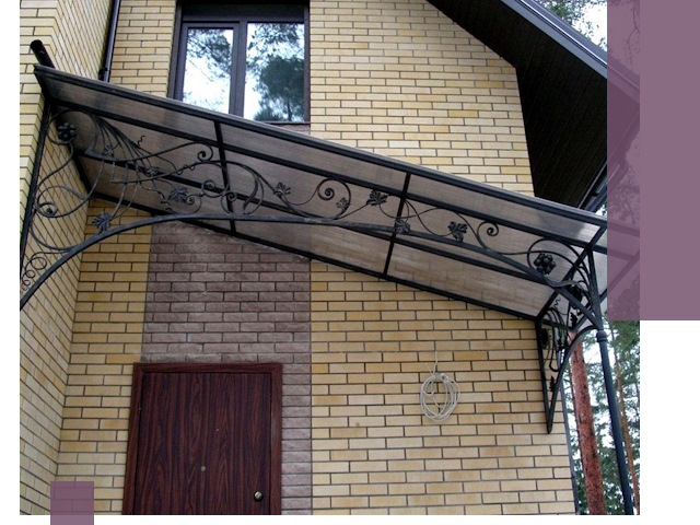 Односкатные козырьки из металла под ключ в Комсомольске-на-Амуре