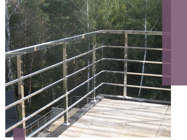 Парапеты из нержавеющей стали в Комсомольске-на-Амуре — изготовление и монтаж