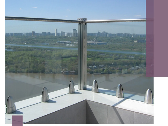 Стеклянные парапеты премиум класса в Комсомольске-на-Амуре для домов и бизнесов