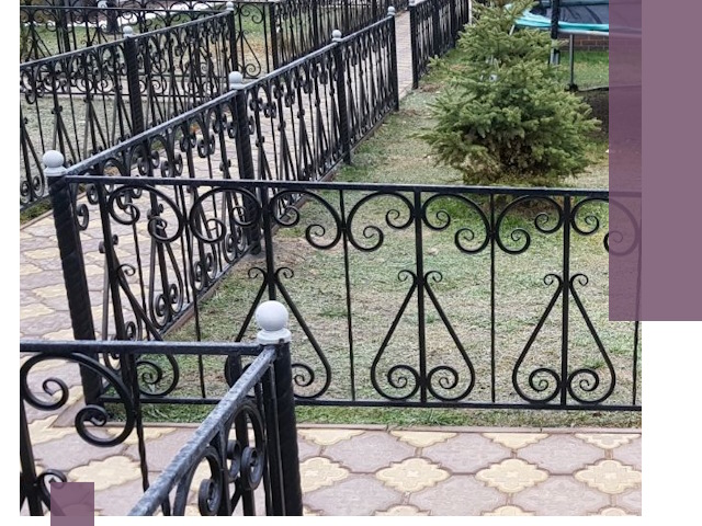 Кованые газонные ограждения под ключ в Комсомольске-на-Амуре